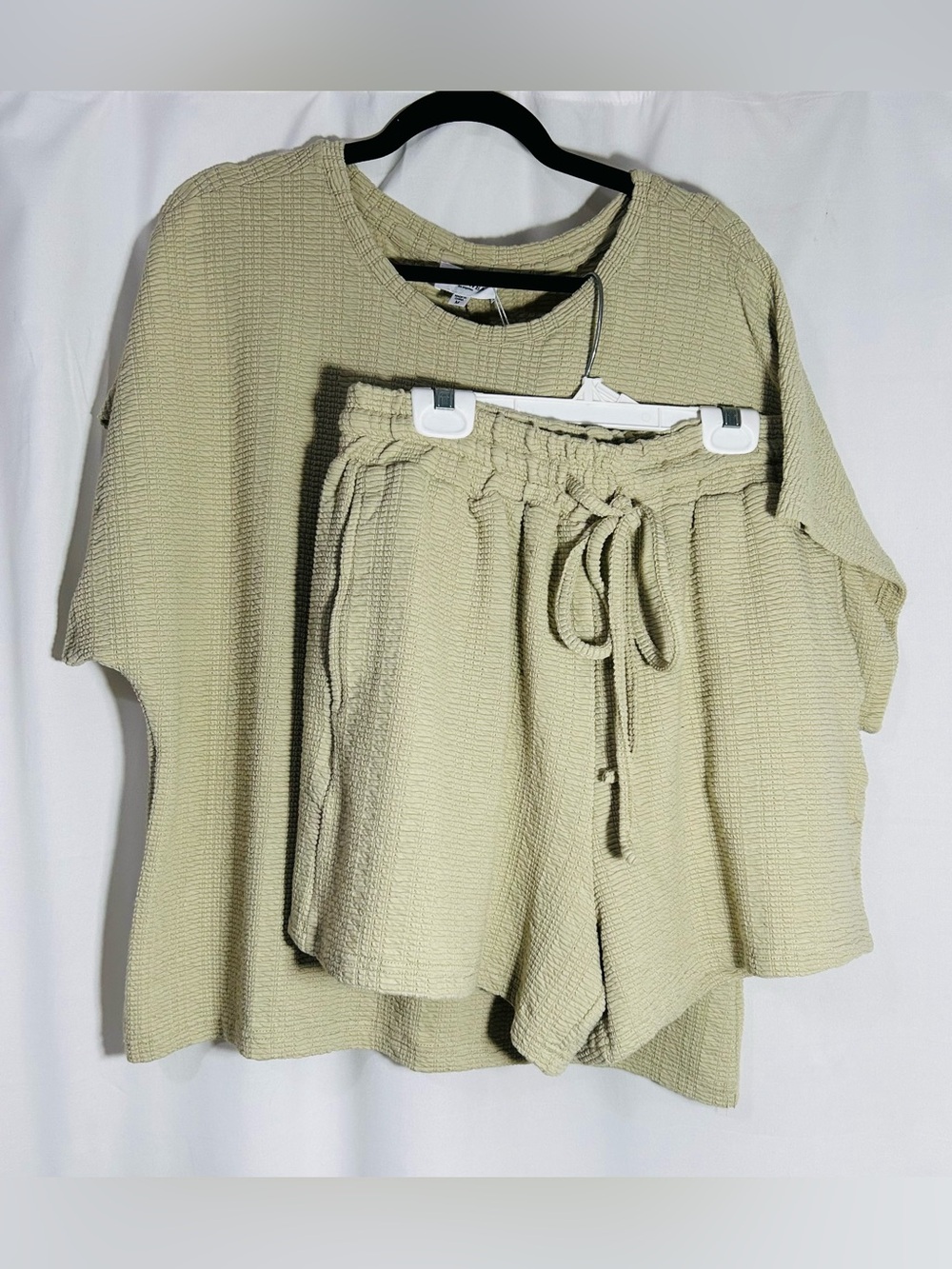 Annieware LA Short Sleeve Waffle Top & Shorts Sz M sage